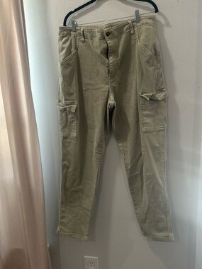 Universal Thread Men's Cargo Pants in Khaki